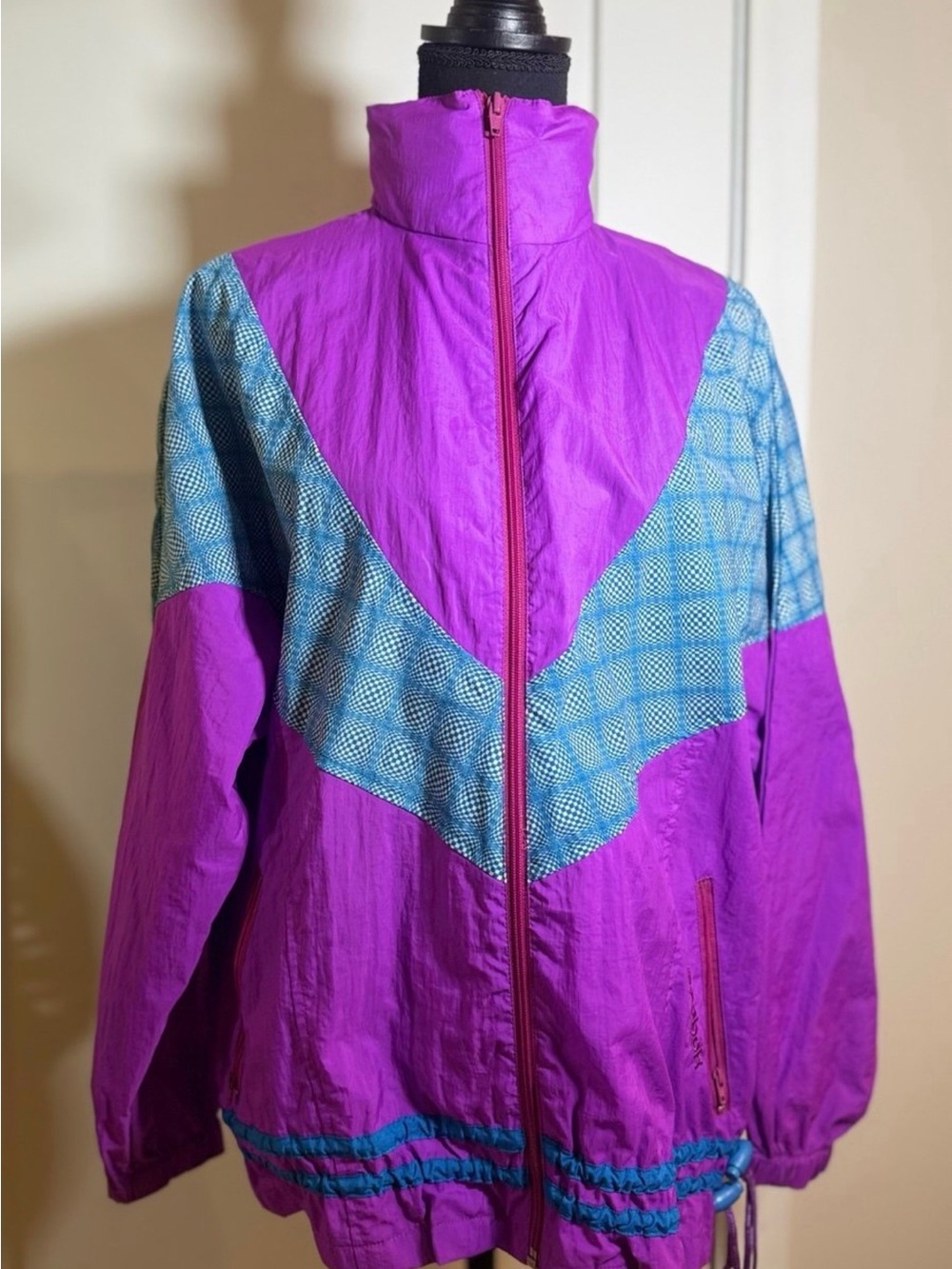 Vintage Magenta Reebok Rain Jacket | Size Small | Packable Hood